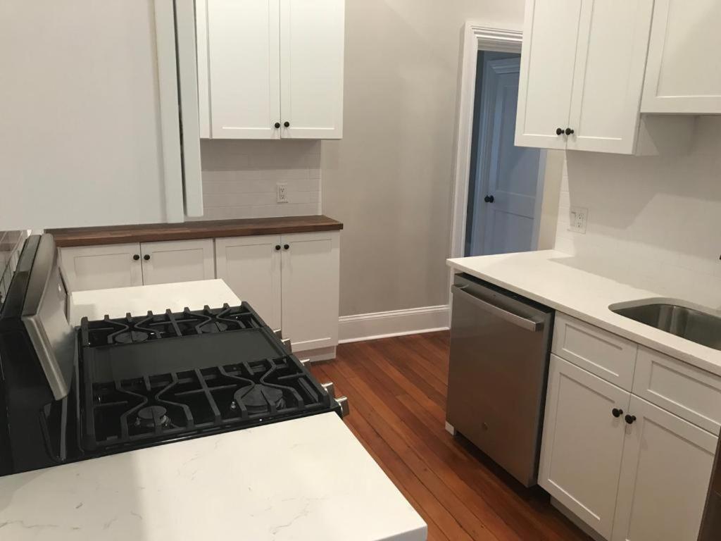 Privatunterkunft - - Near South - Jfk-umass Area *