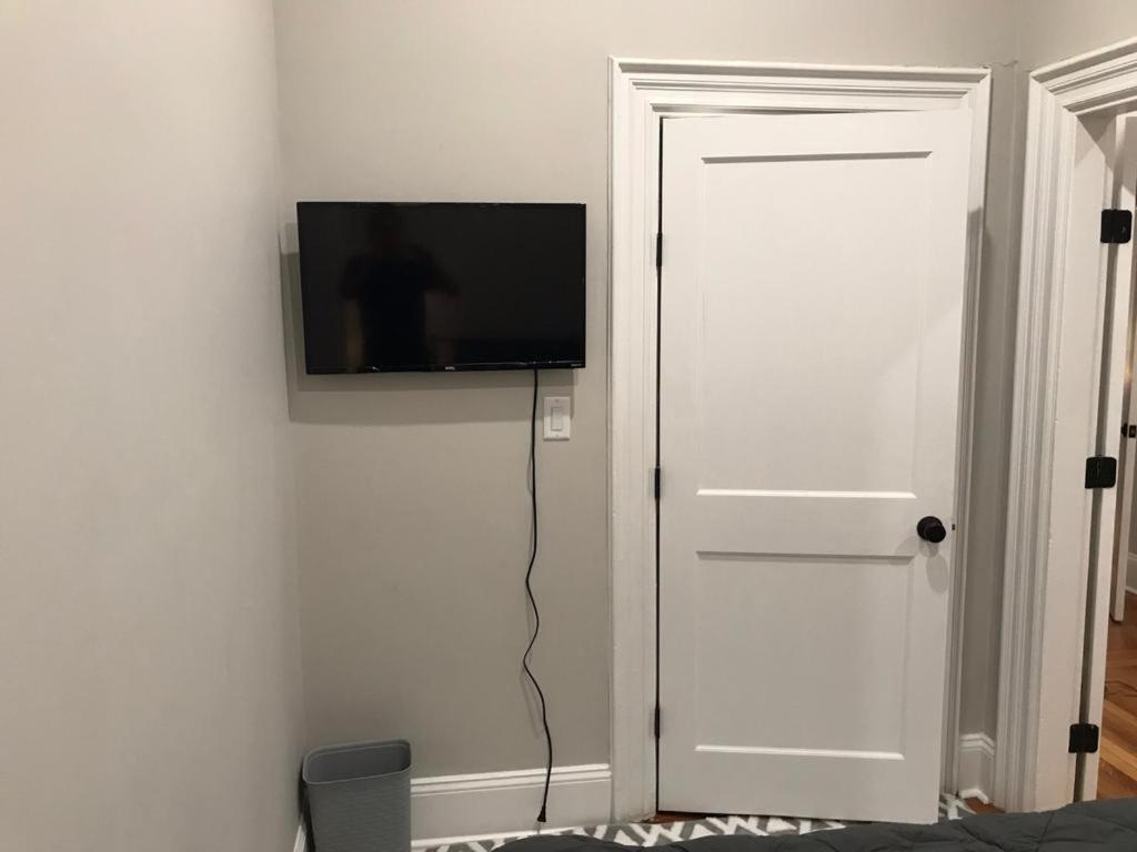 Privatunterkunft - - Near South - Jfk-umass Area *