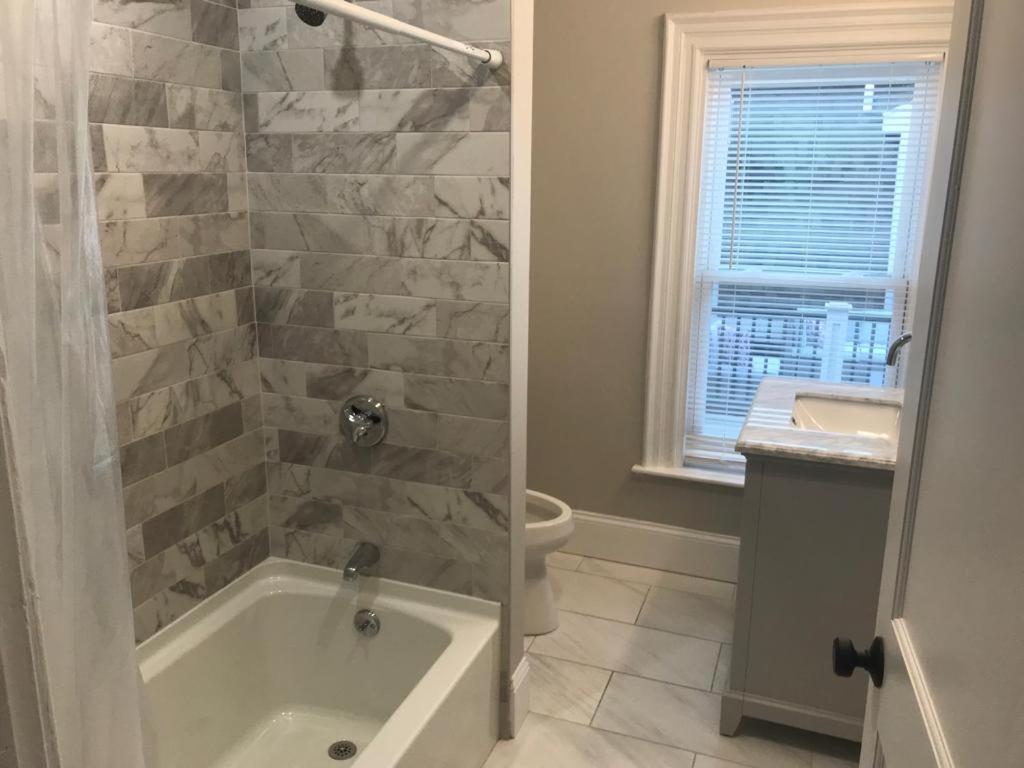 - - Near South - Jfk-umass Area Privatunterkunft *